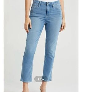 Paige Hoxton slim crop 28